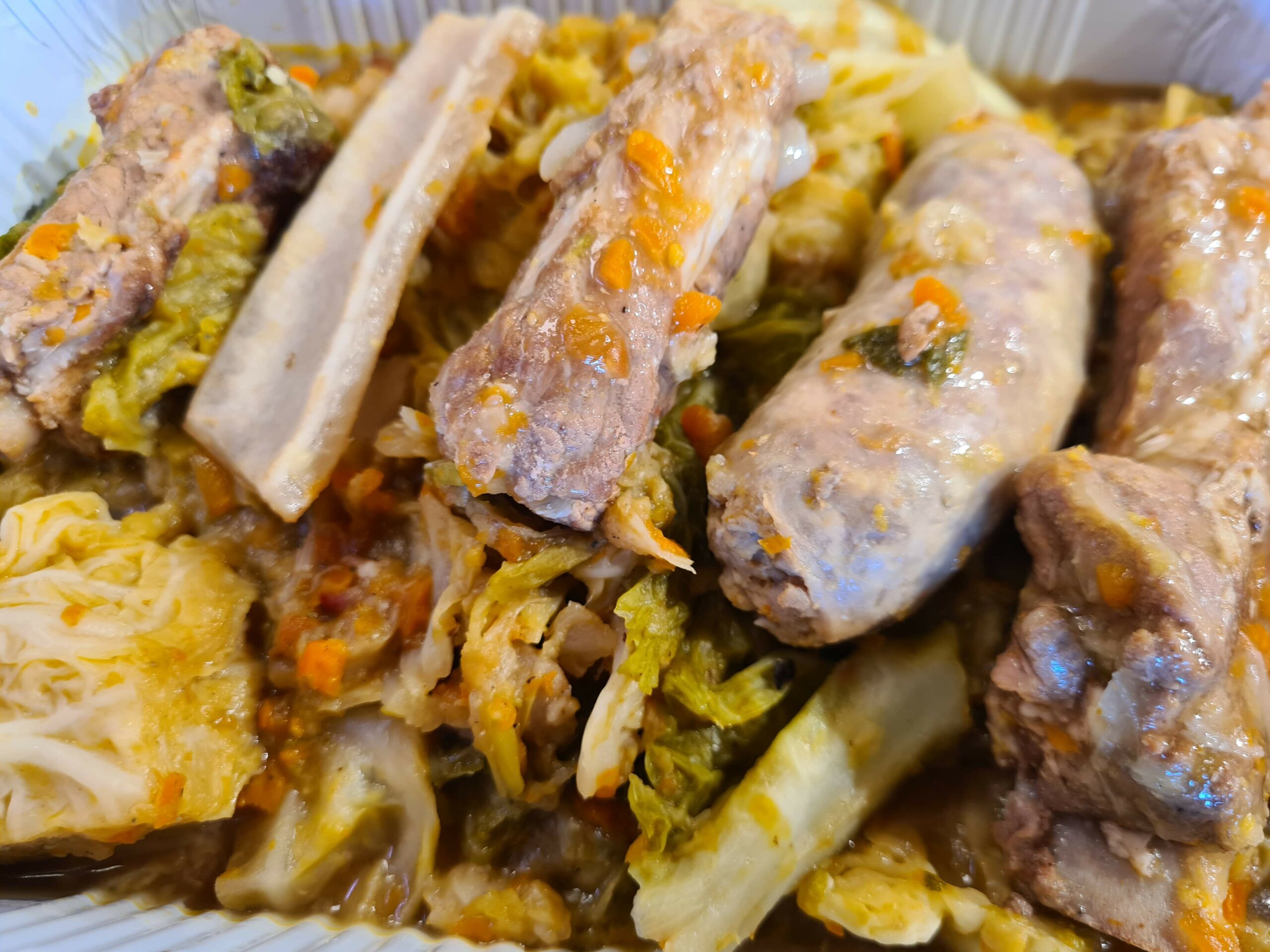 Cassoeula: la tradizione lombarda che scalda l’inverno